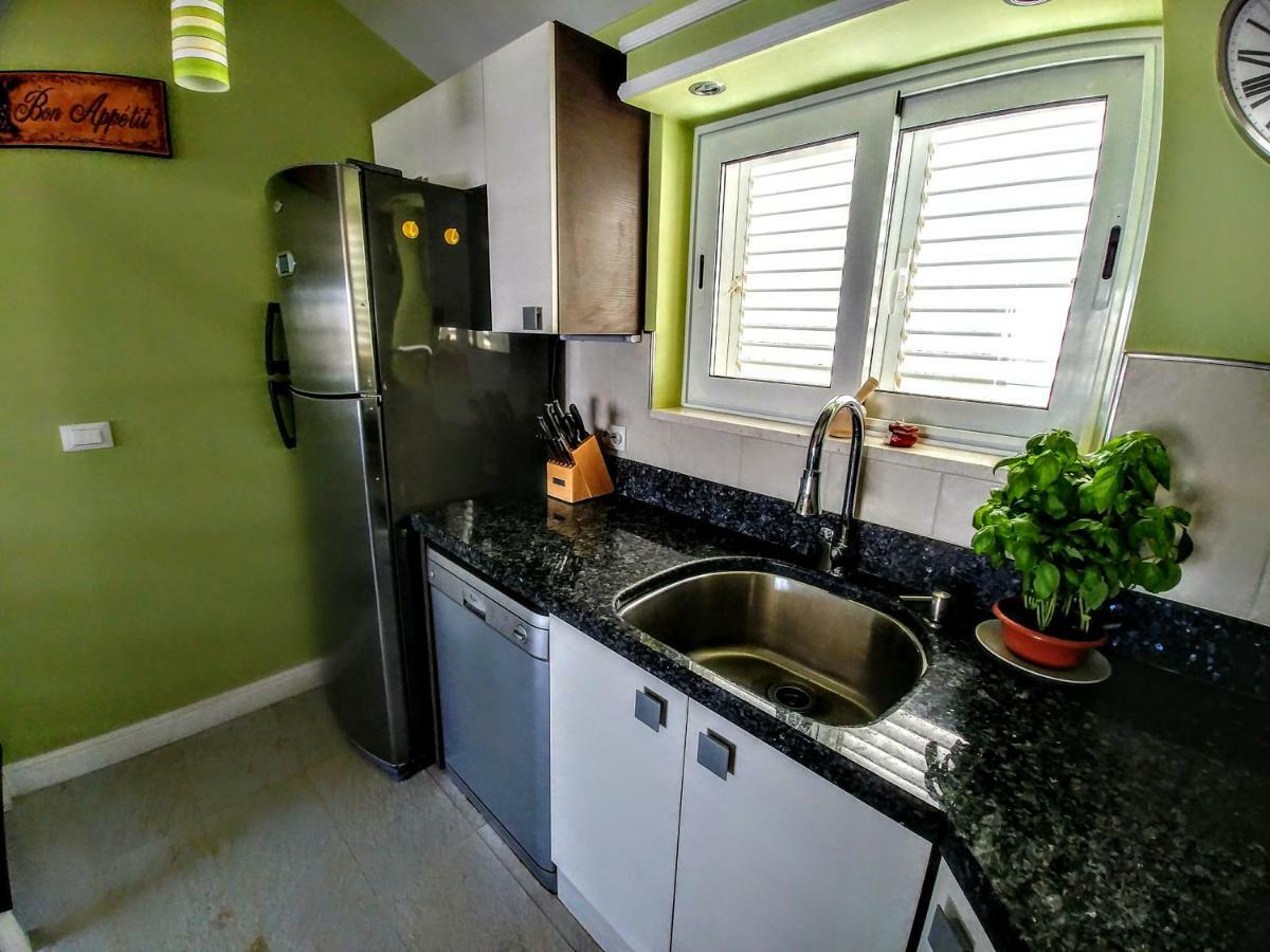 Beautiful 2 Bedroom 2 Bathroom Sea View, Free Parking Дубровник Экстерьер фото